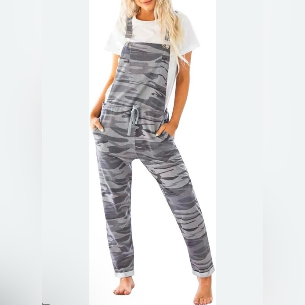 NWT Blue/ Gray Camo Soft Knit Drawstring Overalls
Jumpsuit Medium